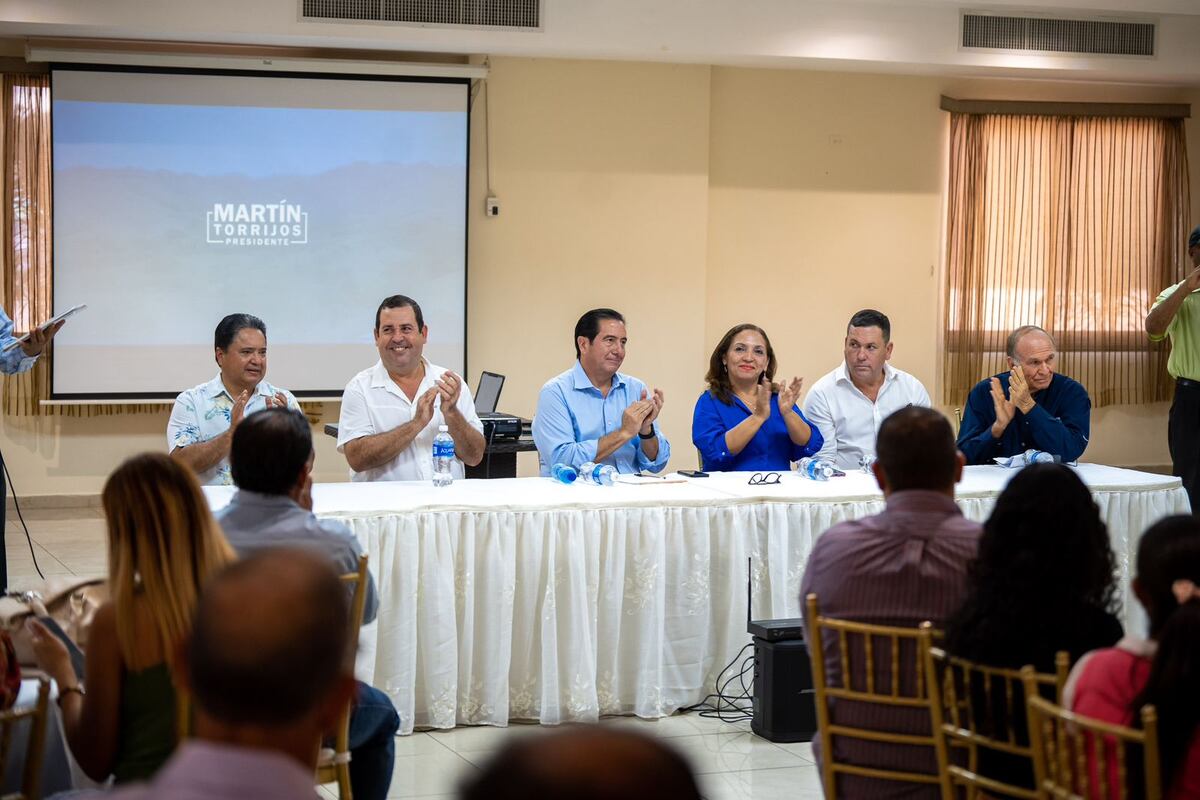 Torrijos presenta sus propuestas en materia educativa en Veraguas