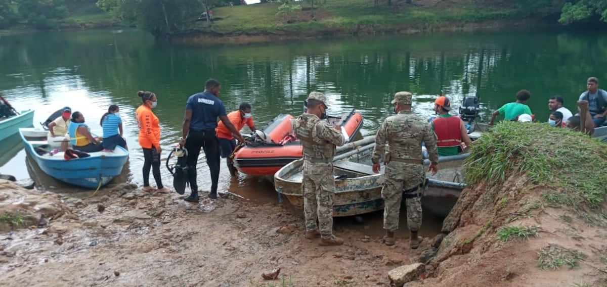 Un padre se tira al agua a rescatar a su hijo de 4 años y ambos desaparecen en el Lago Gatún. Familia desesperada