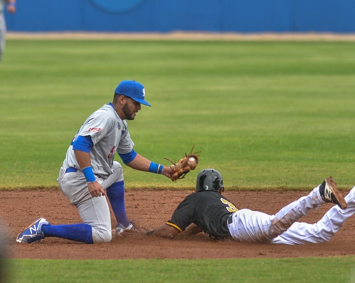 Béisbol invernal en Puerto Rico arrancaría en diciembre