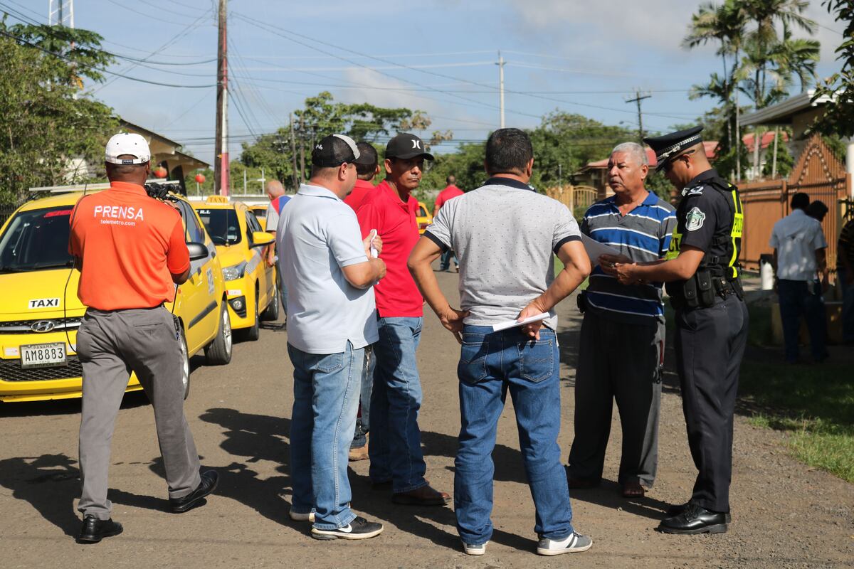 Taxistas despiden con protestas a exgobernadora de Veraguas