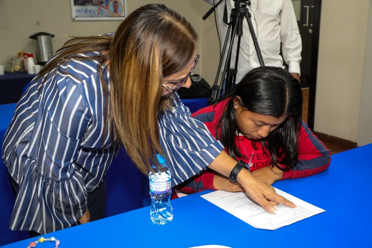 MIDES e IFARHU acuerdan la recepción de 15 jóvenes estudiantes en el Centro Estudiantil de Chitré