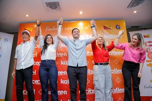 Katleen Levy anuncia su respaldo al candidato del PRD, José Gabriel Carrizo, y se postulará como diputada suplente