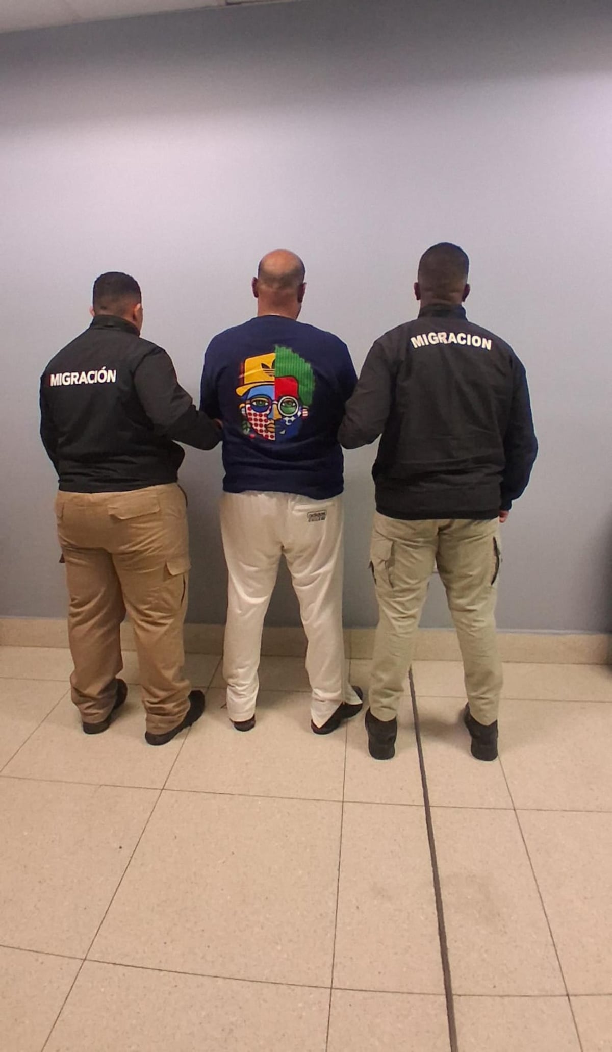 Capturan a hondureño buscado en EE.UU. por narcotráfico en Tocumen: iba rumbo a El Salvador