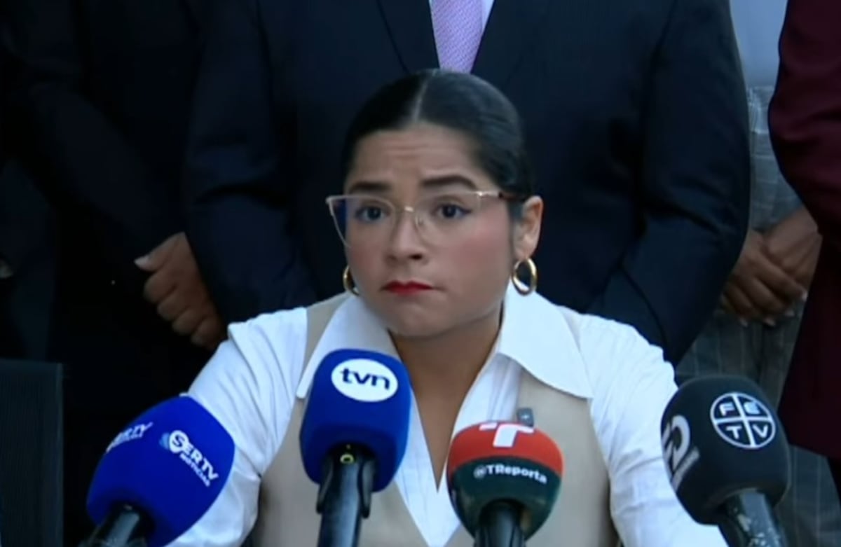 Irma Hernández gana el primer round y le jalan las orejas a la AUUD