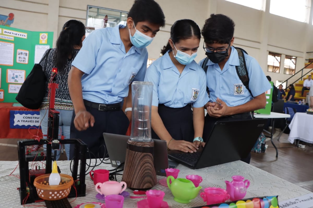 Estudiantes de Veraguas y Coclé muestran su talento en robótica