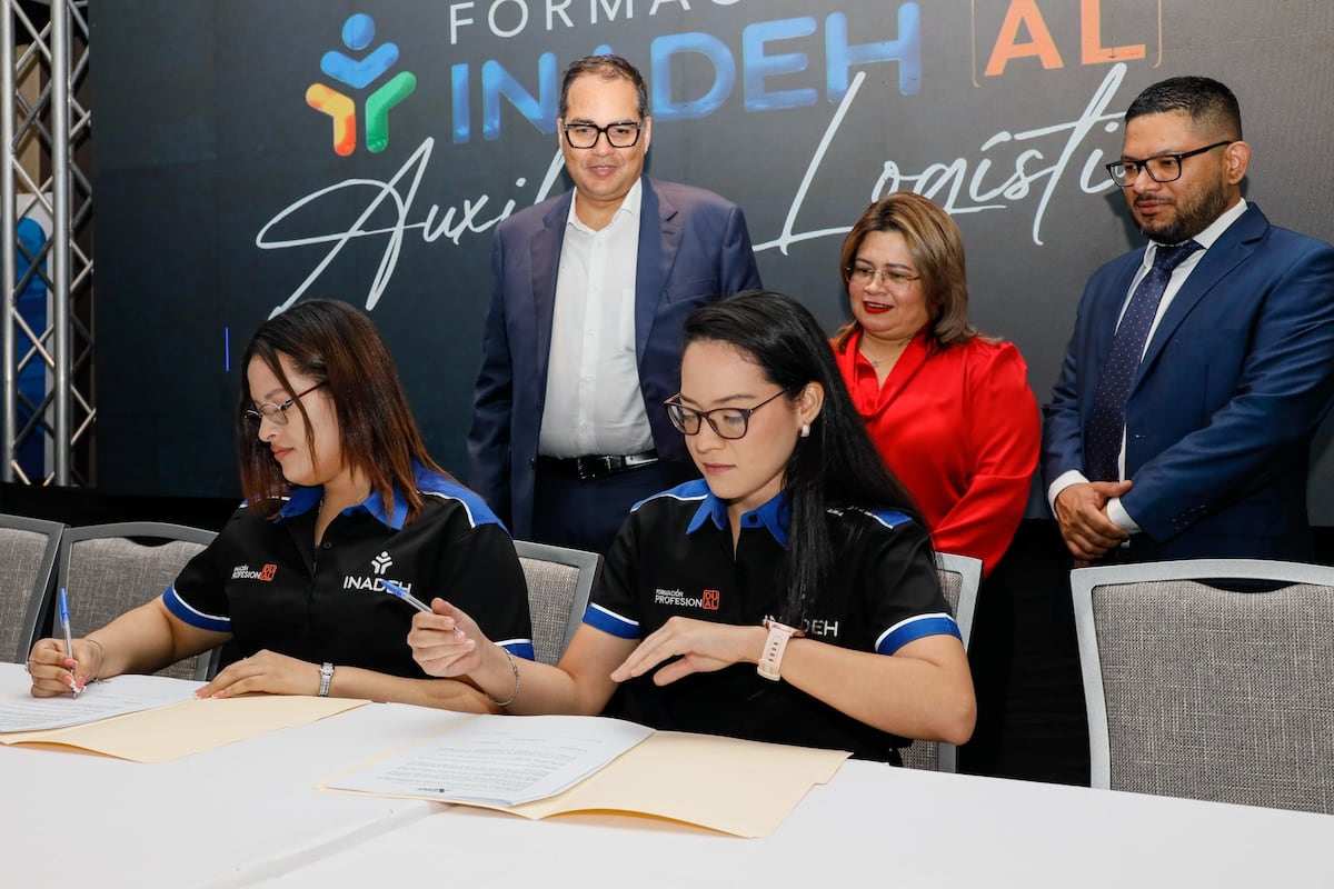 9 empresas meten el pecho por los jóvenes que encuentran en un programa logístico del Inadeh