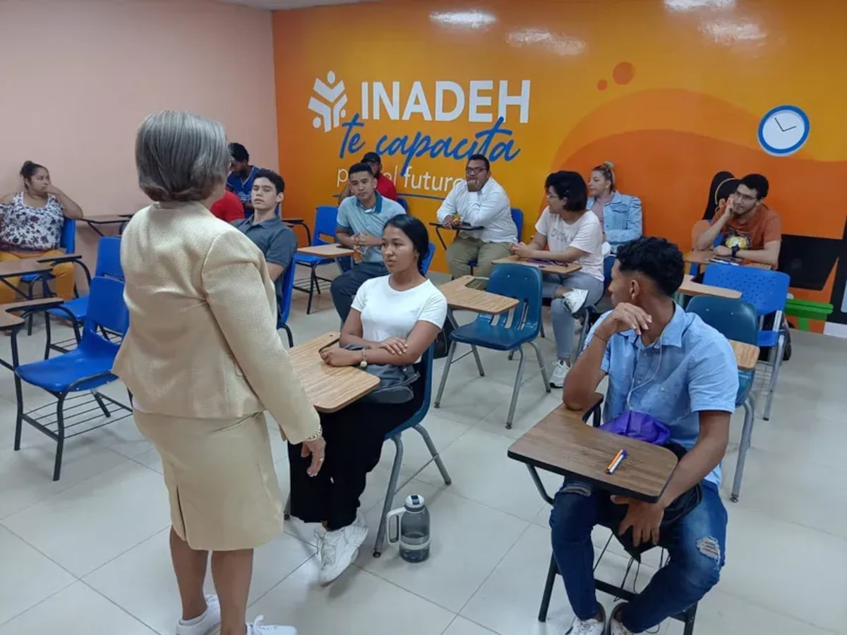 Inadeh lanza curso gratuito de Laboratorio de Emprendimiento en Santiago