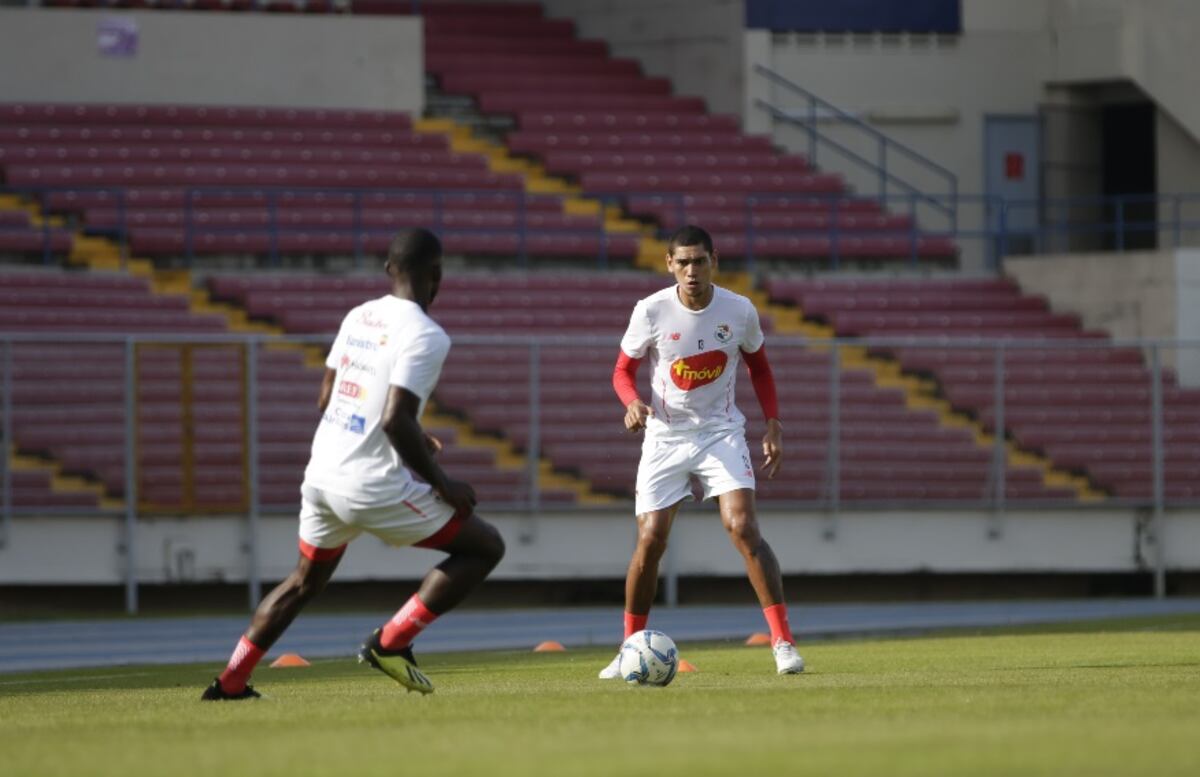 Gallego hace su primer llamado como seleccionador nacional