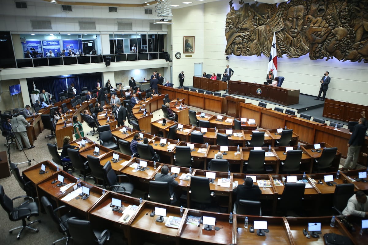 Editorial. Hay que barrer a los 71 actuales diputados para hacer una reforma constitucional