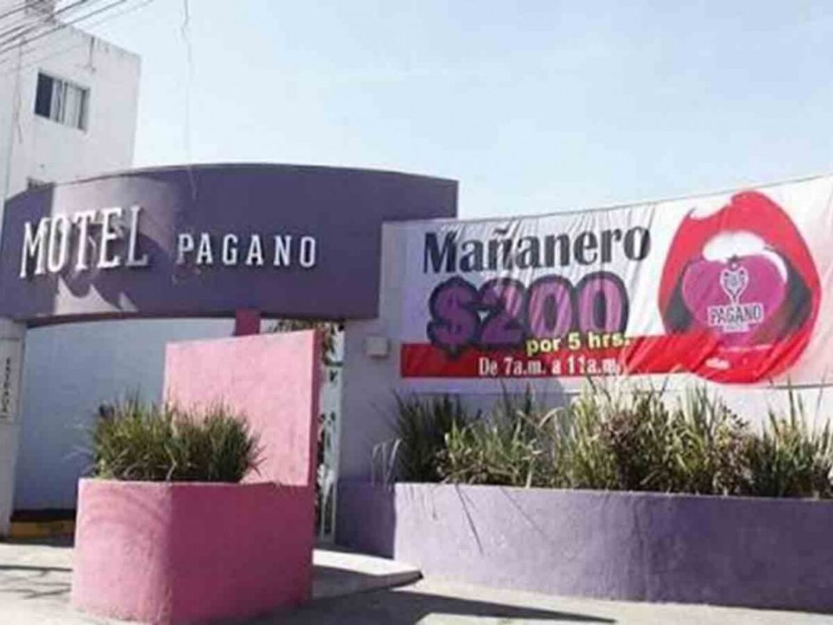 Mujer llega con su amante a motel, pero esposo entra y lo mata