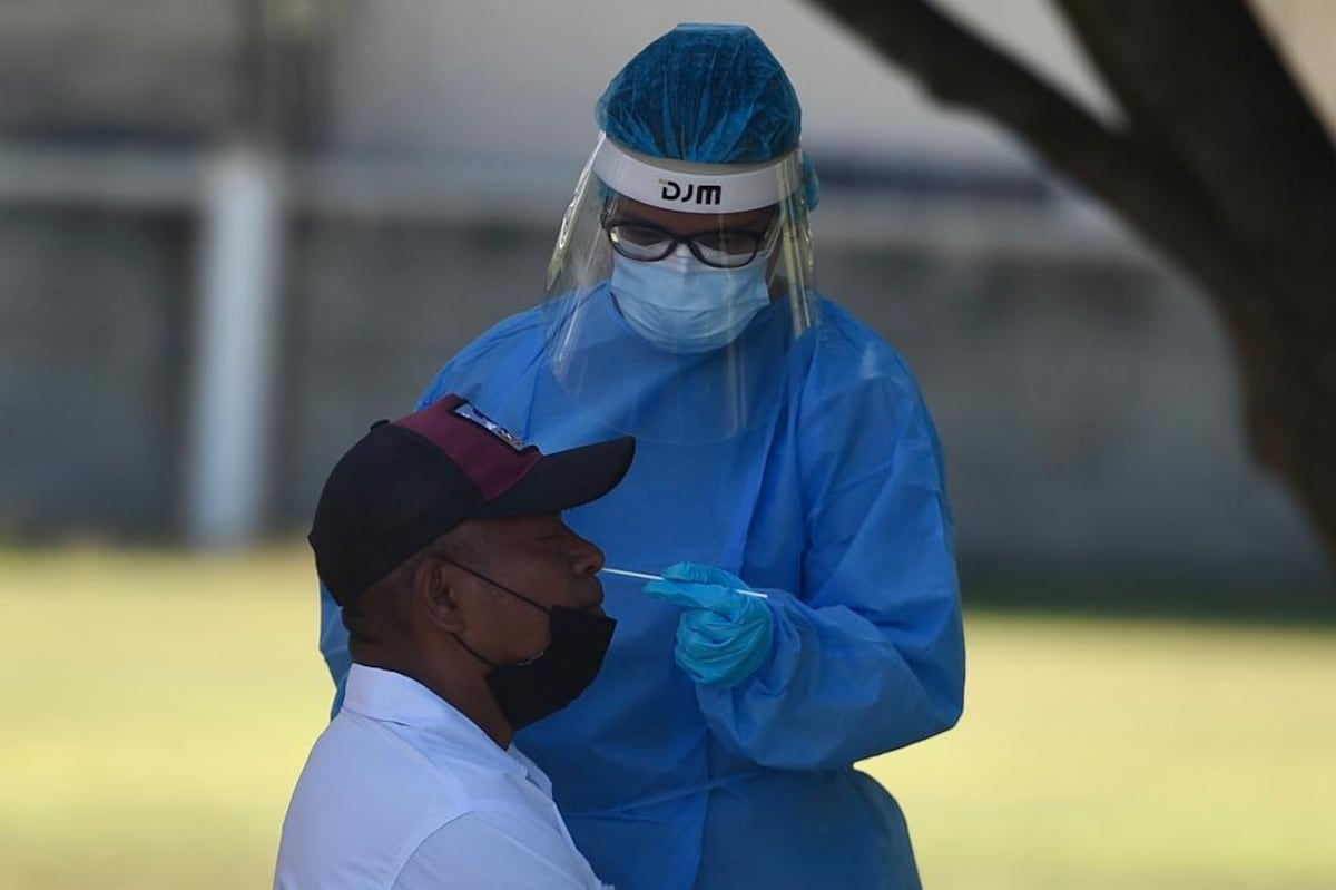 En las fiestas y la playa mantenga la mascarilla puesta para evitar contagios de covid-19