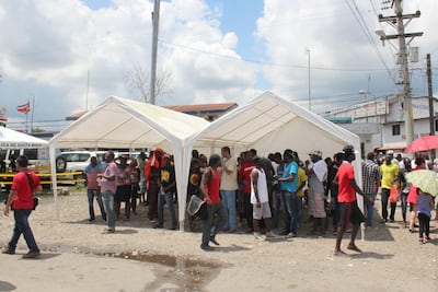 Caravana de hondureños emprende viaje hacia Estados Unidos pese a advertencia