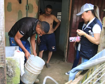 Veraguas en alerta: equipos de Salud eliminan criaderos de mosquito casa por casa