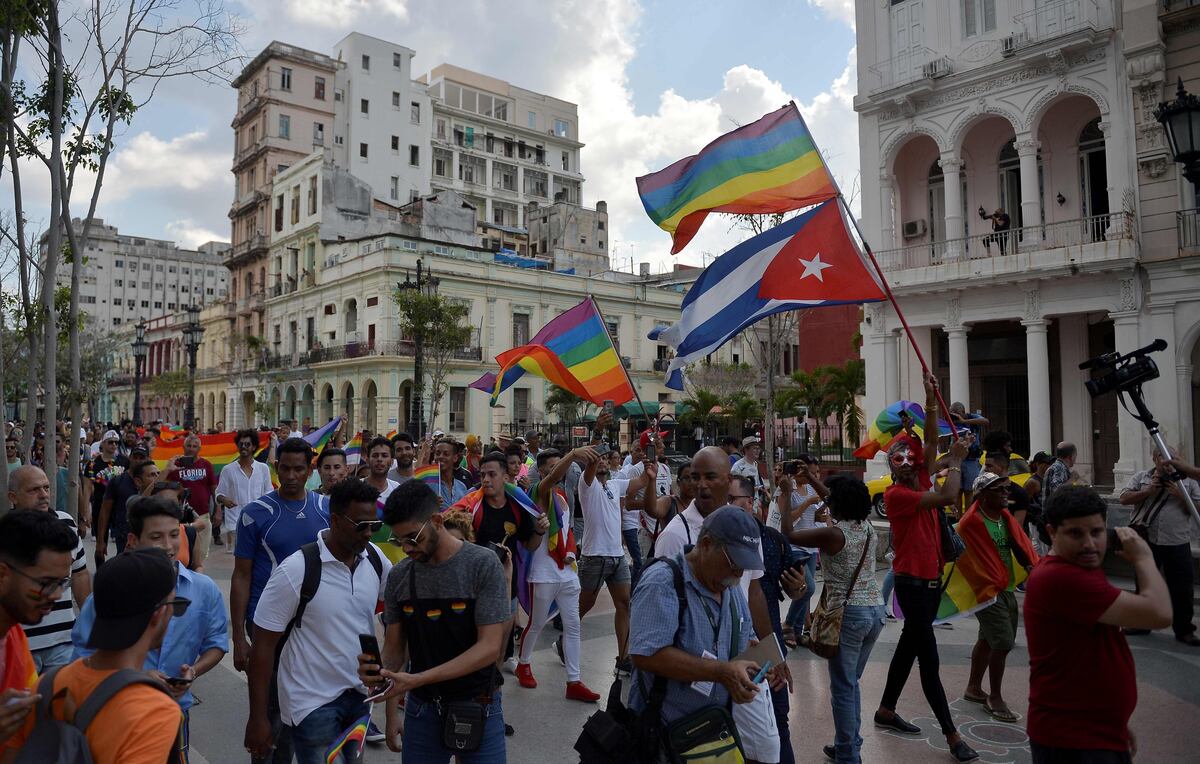 Policía cubana interrumpe marcha independiente por derechos LGBT