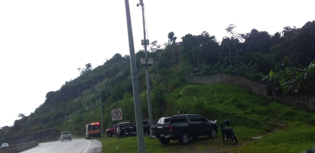 Ante la agresión de su esposo mujer se lanzó del auto en pleno Corredor Norte