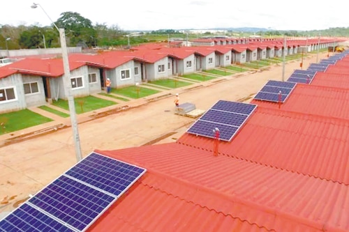 China Ilumina el futuro: explorando la energía solar en viviendas sociales de Panamá