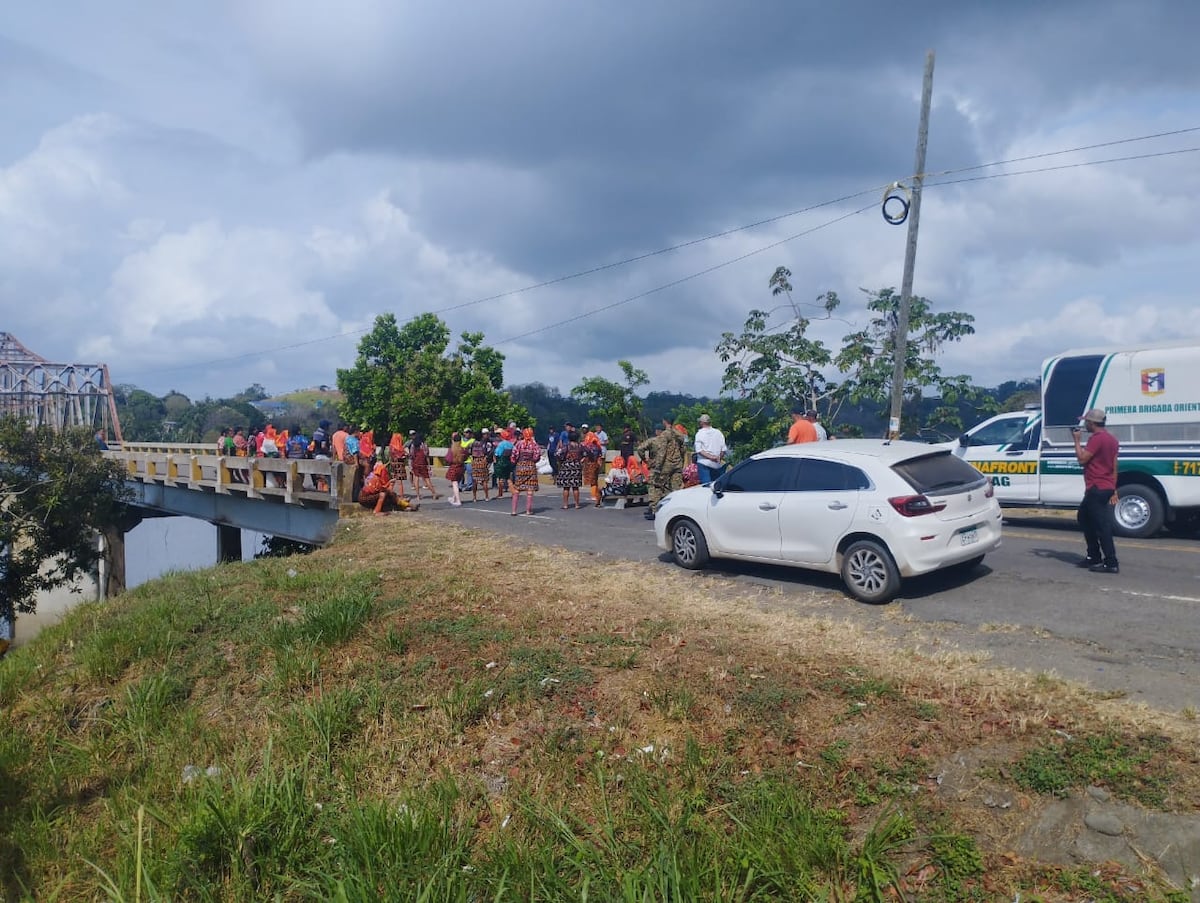 Indígenas gunas bloquean puente Bayano y colapsan la Panamericana