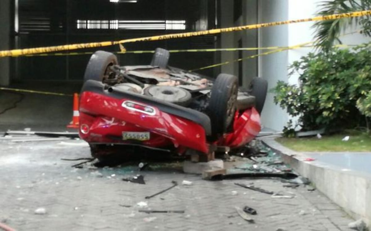 ¡IMPRESIONANTE! Sale a la luz video cuando cae carro en Costa del Este