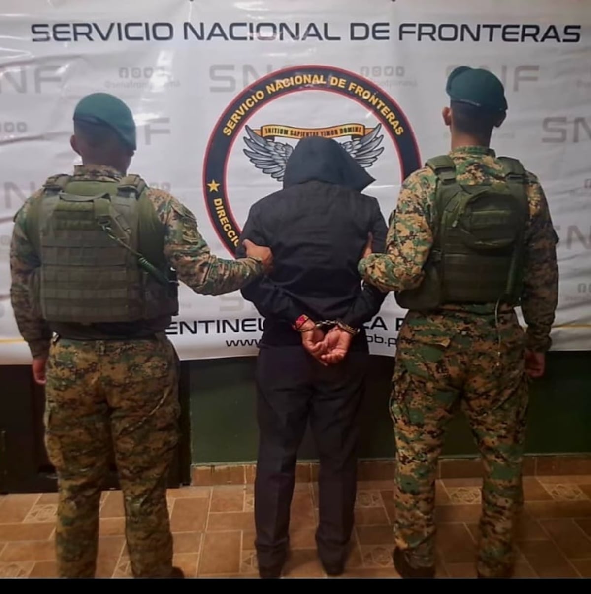 Lo estaban siguiendo: SENAFRONT captura a hombre requerido por presunto delito sexual en terminal de Bocas del Toro + VÍDEO