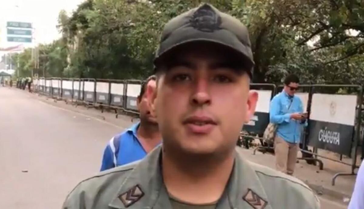 Cuatro militares de la Guardia Nacional desertan y pasan a Colombia | Videos