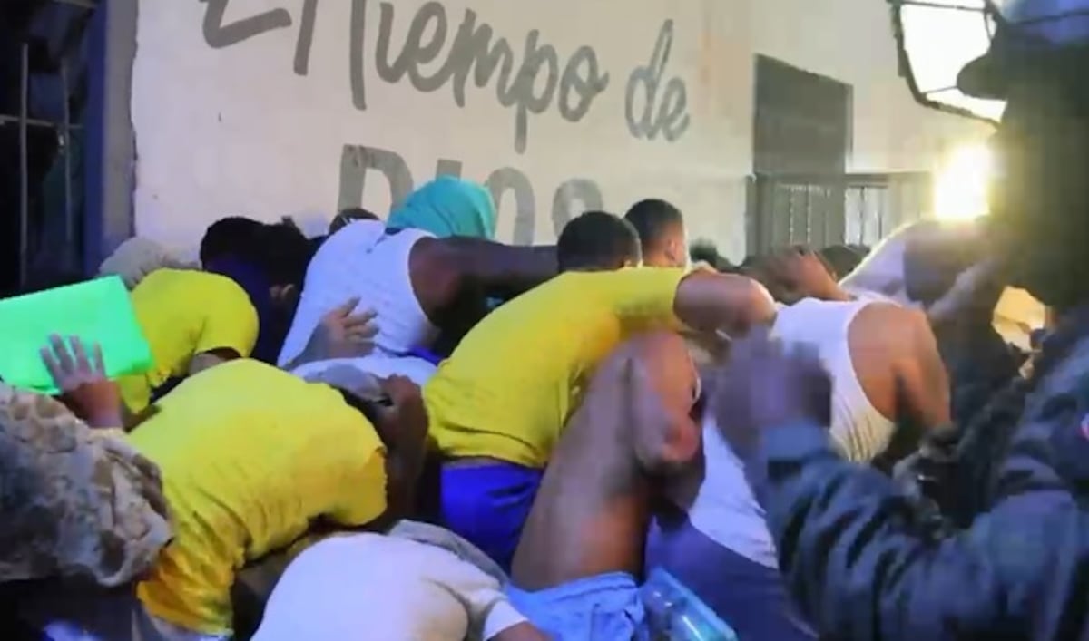 COLÓN | La ofensiva estilo ‘Bukele’ en Nueva Esperanza ponen bajo la lupa celdas y áreas comunes, mientras duras imágenes del operativo provocan comparaciones