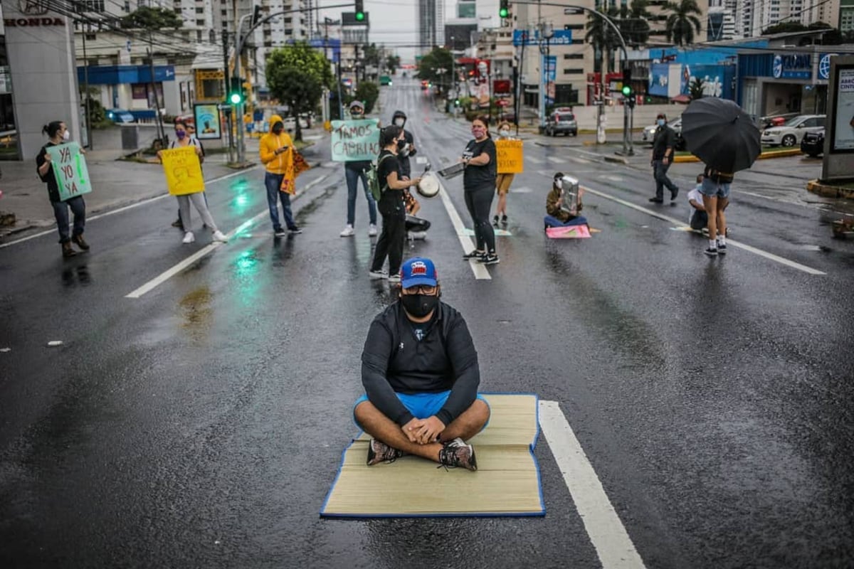 Miembros de Foco Panamá son arrestados y llevado ante un juez de Paz. Video