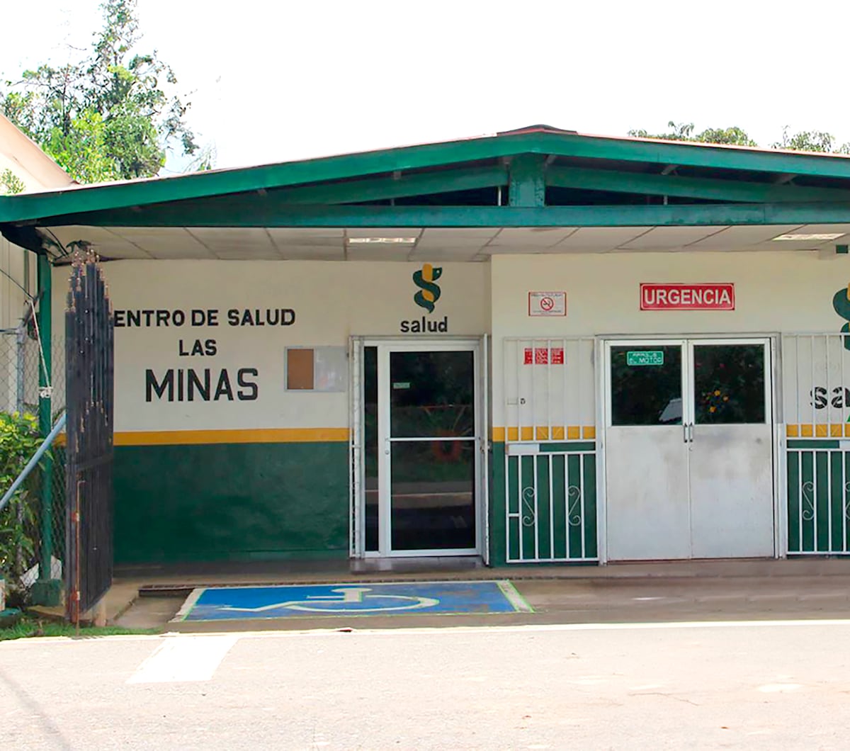 Habitantes de Las Minas exigen mejoras urgentes en su centro de salud