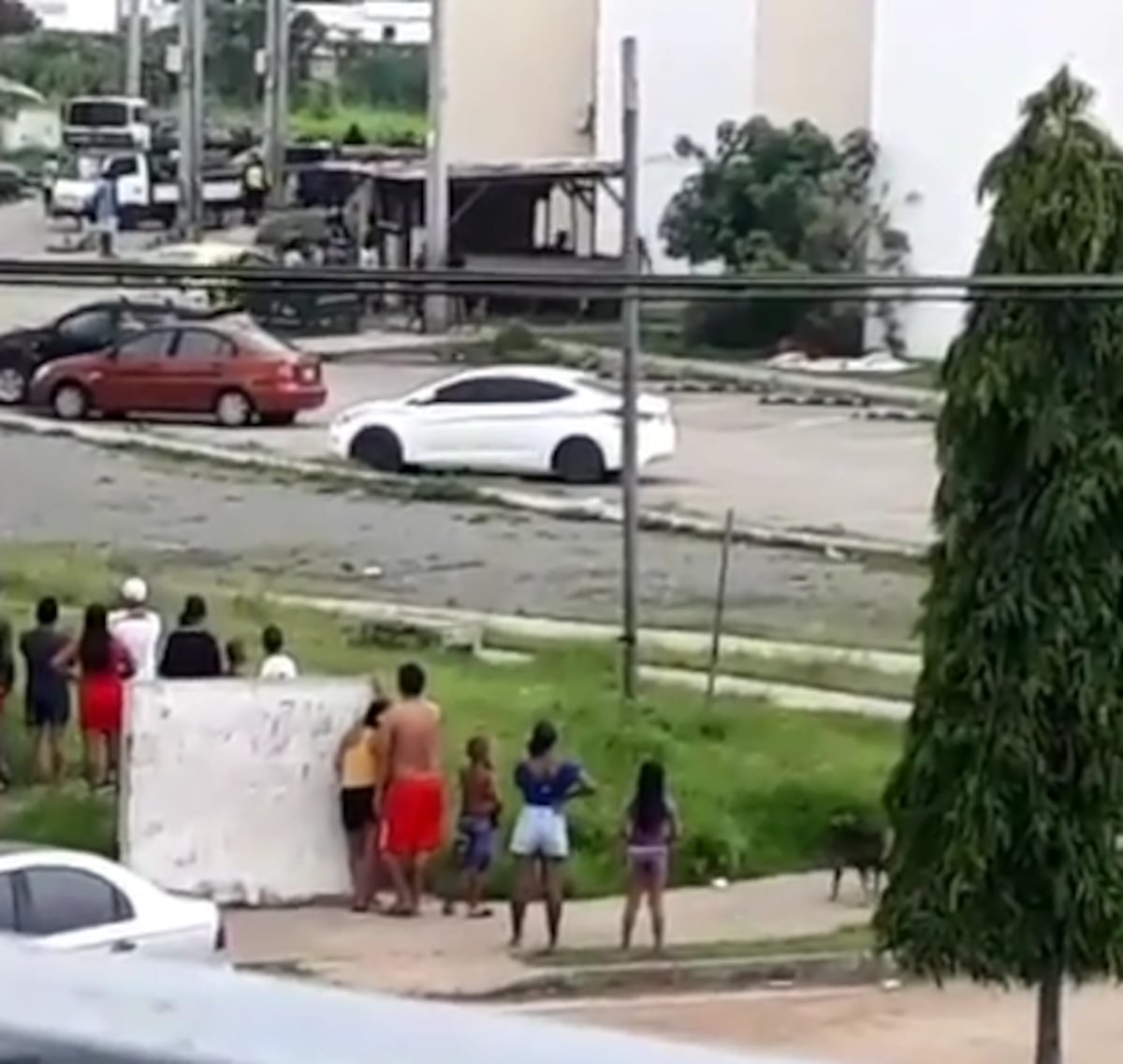 Terror en Nuevo Curundú. Balacera entre policías y gatilleros | VIDEO 