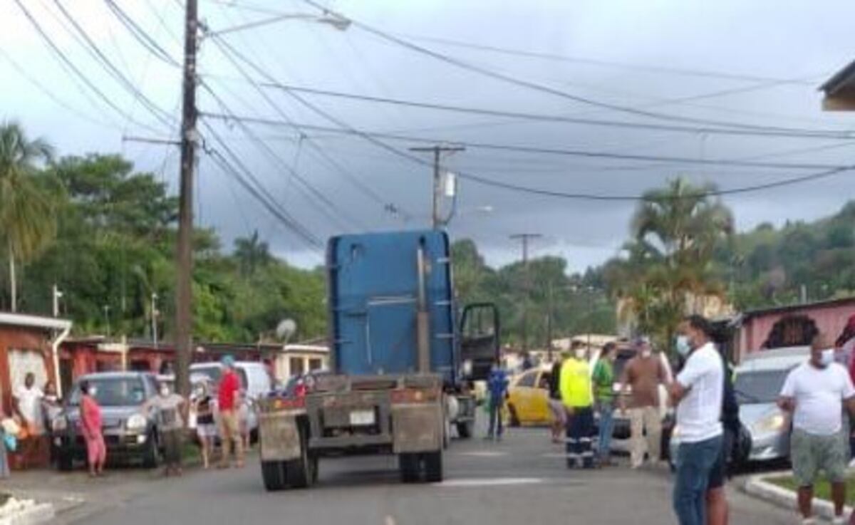 Ebanista perdió la vida cuando un camión articulado tipo mula lo atropelló