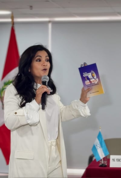 Vanessa Calviño presenta en Lima su libro sobre vocería y advocacy digital