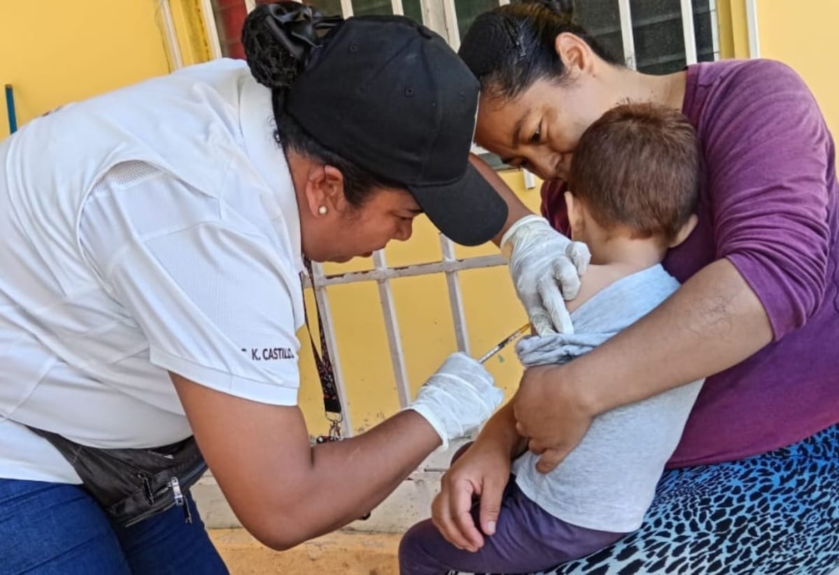 14,000 niños pendientes de vacunación contra el sarampión en la Región Metropolitana