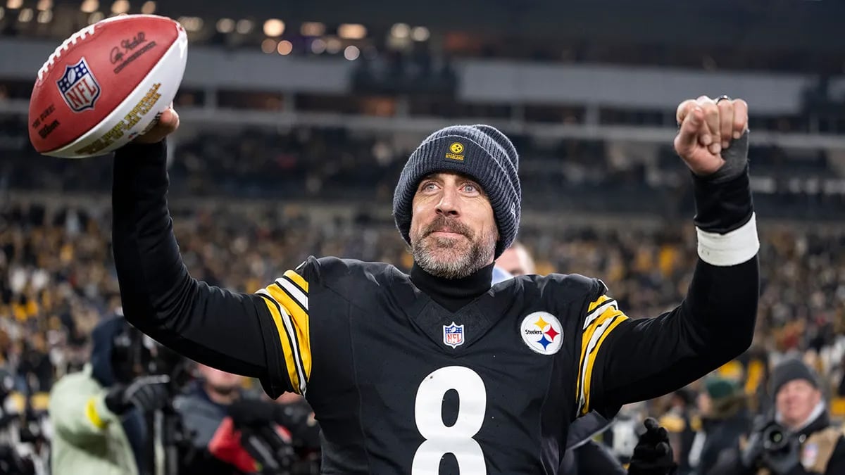 Aaron Rodgers anuncia su último año en la NFL y regresa con los Steelers