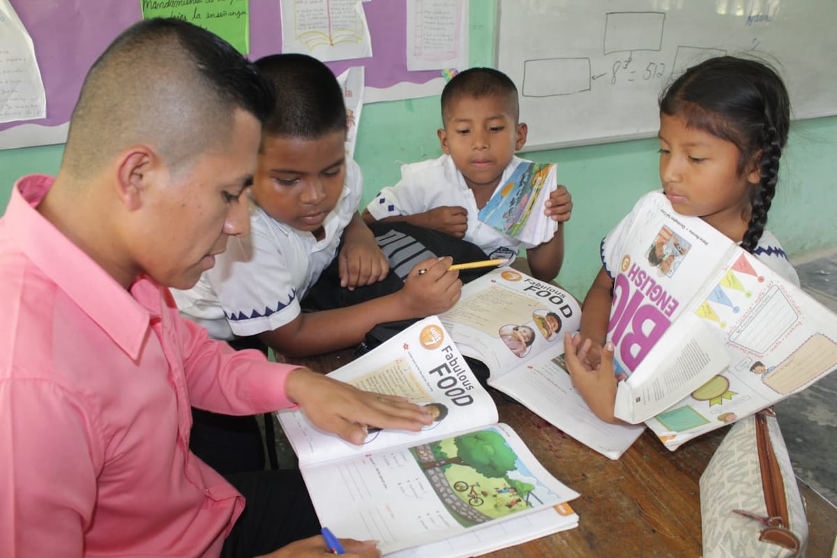 Blog. Los educadores son base para el crecimiento social, económico y político de un país