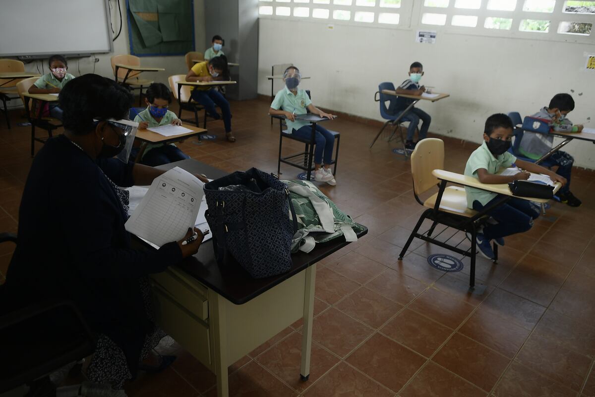 Entregados. En medio de la pandemia muchos docentes hacen la diferencia