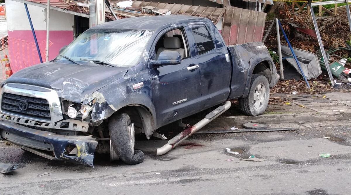 Extranjero involucrado en accidente que dejó tres muertos seguirá detenido