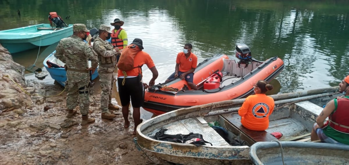 Un padre se tira al agua a rescatar a su hijo de 4 años y ambos desaparecen en el Lago Gatún. Familia desesperada