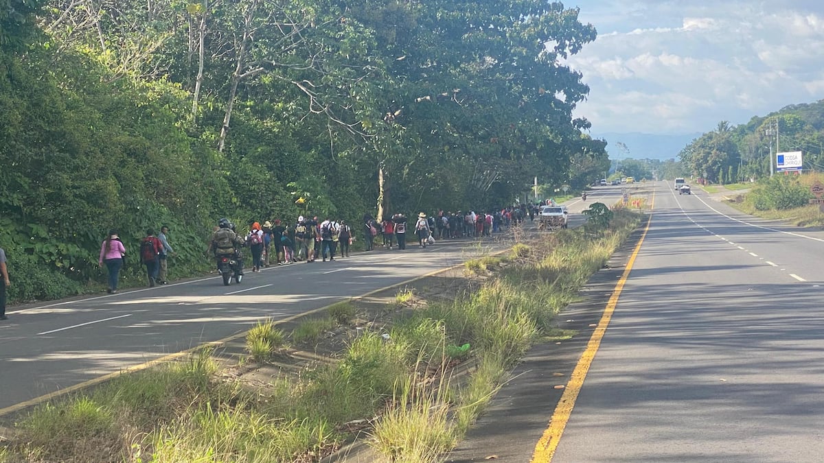 Van pa' atrás, migrantes varados en Costa Rica inician retorno hacia Darién