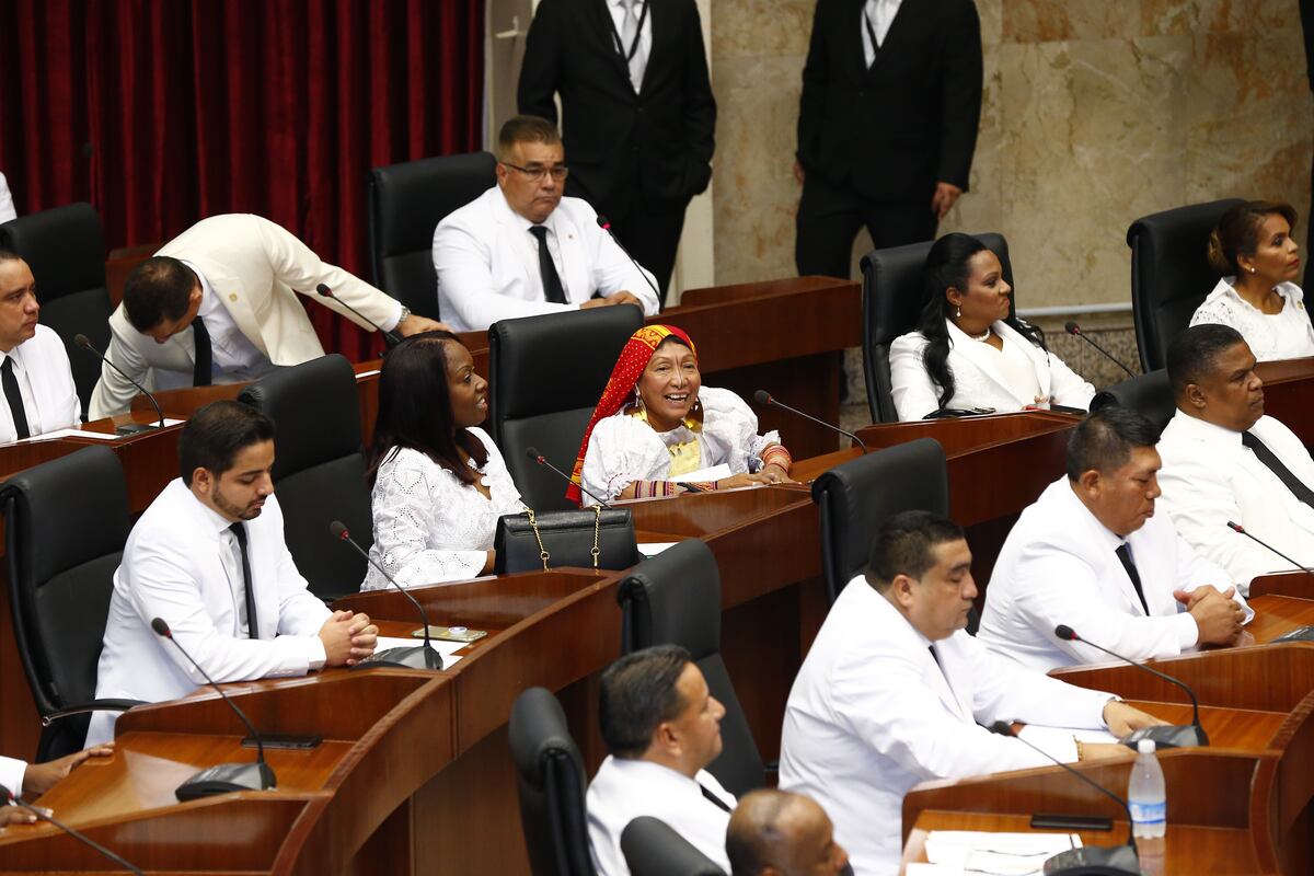 Con tres diputados ausentes se instala la Asamblea Nacional