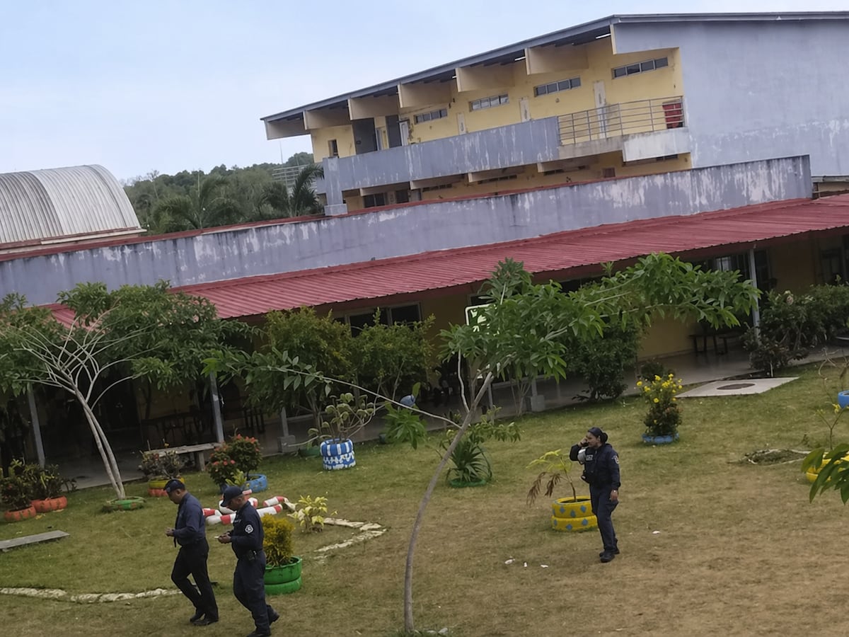 ‘Tiroteo el jueves, no venir... Muerte para todos’: el perturbador mensaje en el baño de una escuela en La Chorrera que hiela la sangre