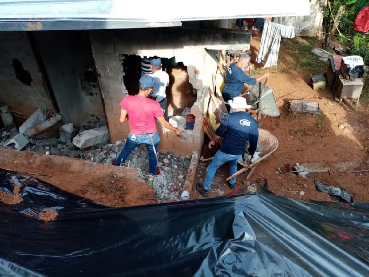 Llega la ayuda para familia afectada por el colapso de un muro en Cerro Silvestre