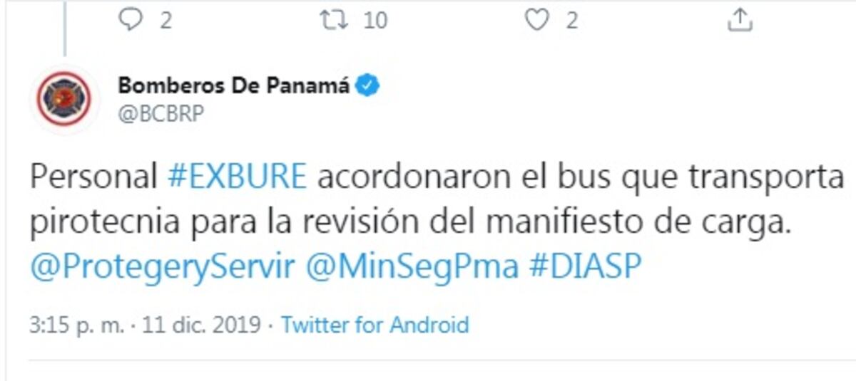 Bus de ruta choca con panel que transportaba pirotecnia. Reportan 16 heridos. Video