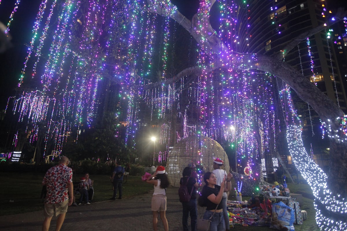 En medio de crisis. Consejo Municipal aprueba el alumbrado navideño de Fábrega; costará $2.9 millones