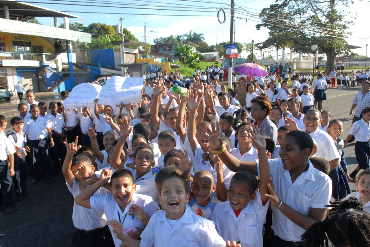 Secuestran a un niño y se escapa. La violencia en Pedregal ha llegado hasta la escuela Cirilo J. Martínez