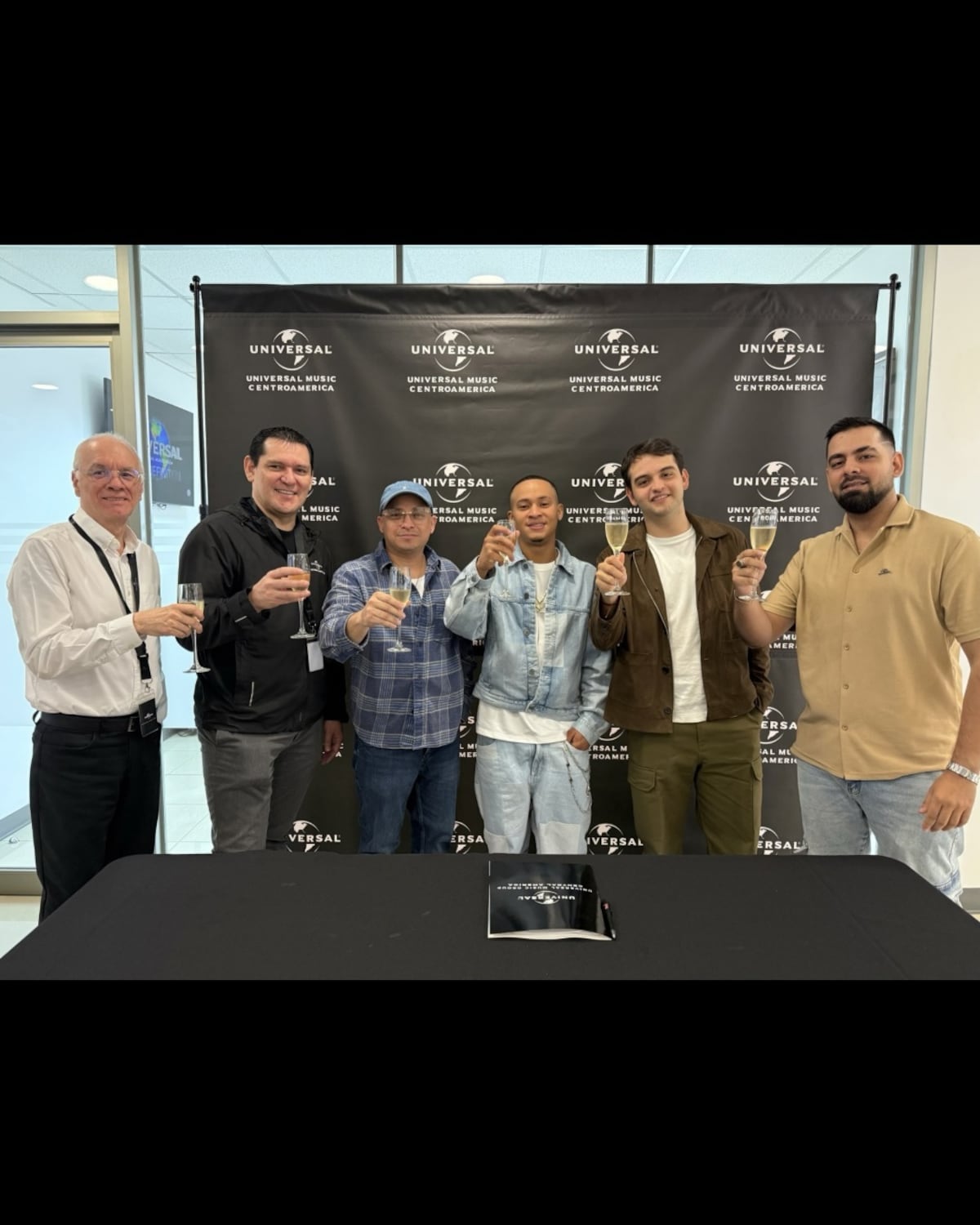 Panamá la sigue rompiendo: Astronazzy y Valentino GRM se suman a Barbel en firma con Universal Music