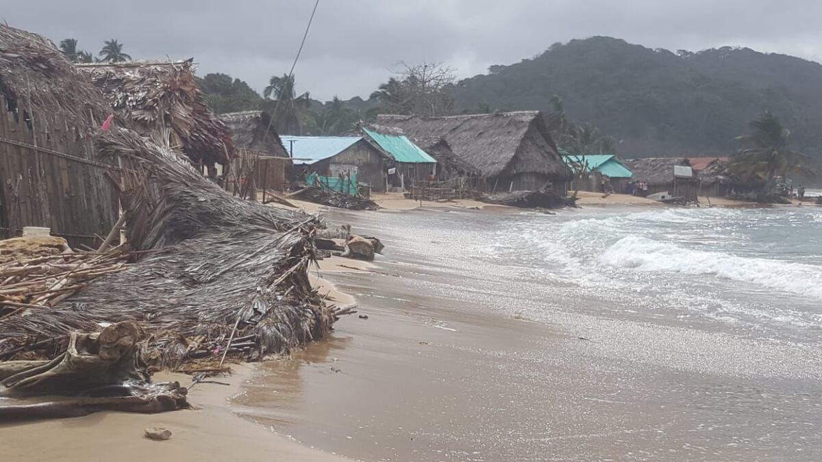 Lamentable. Encuentran a un niño muerto a orillas del mar