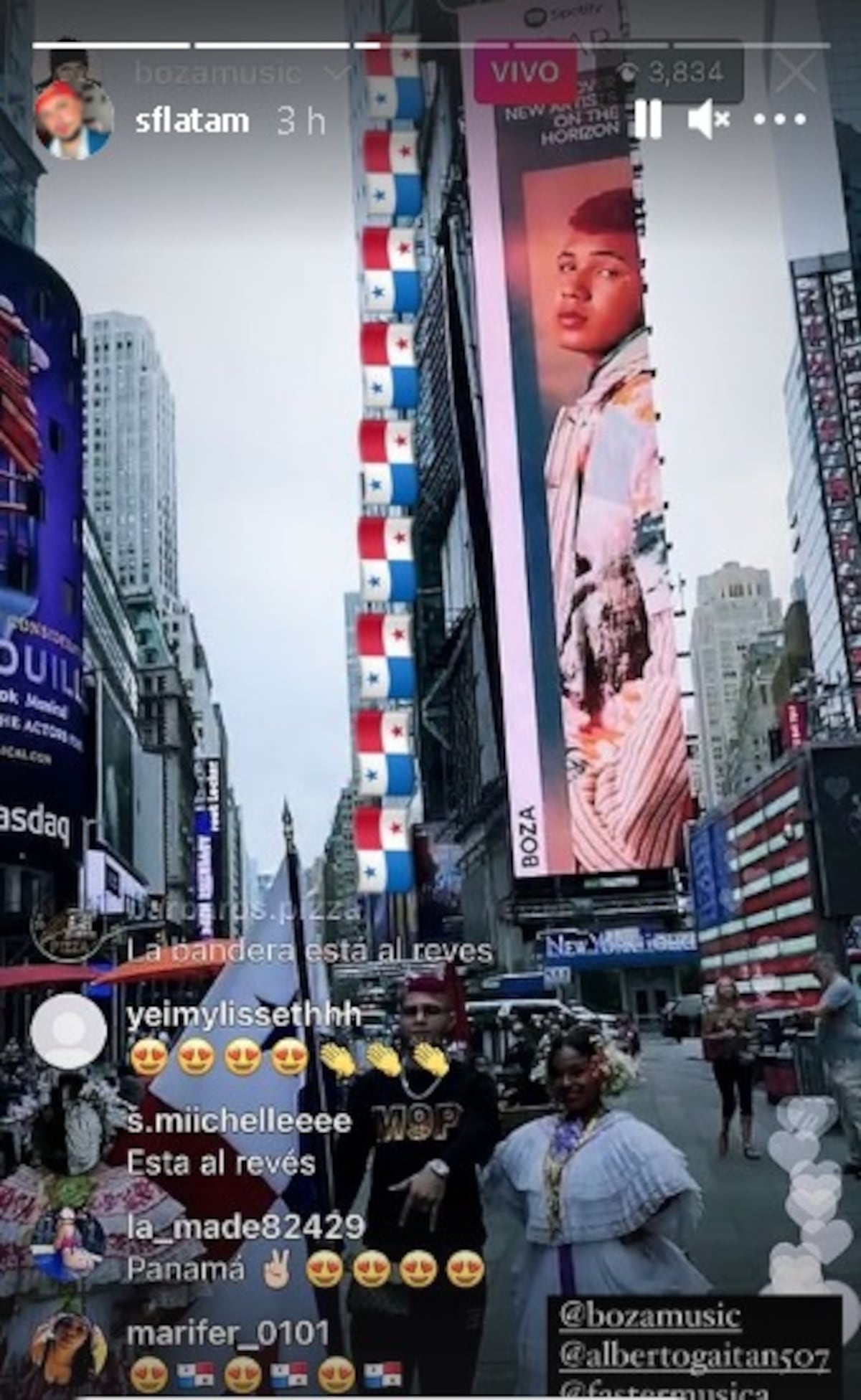 ‘Bienquelo’. El Boza ondea orgulloso la bandera de Panamá en el Times Square donde aparece su imagen