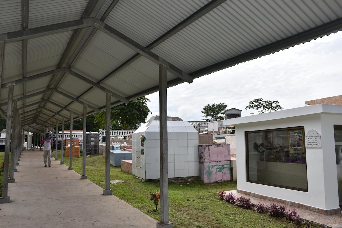 Evalúan sepultar cadáveres en fosas comunes en el cementerio de Atalaya en Veraguas 