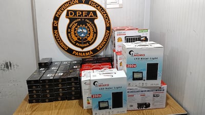 Incautan 73 cajas de suplementos afrodisíacos y equipos solares en Punto de Divisa