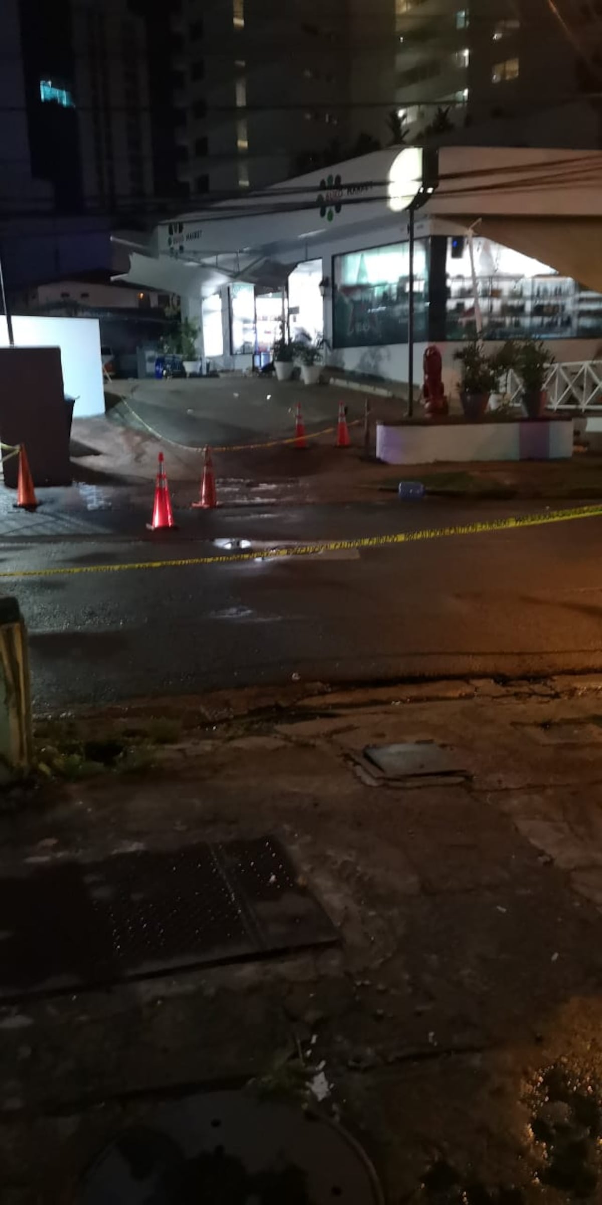 Balacera. Asesinan a un hombre y una mujer con AK 47 y 9 milímetros en Bella Vista en aparente centro de diversión. Video