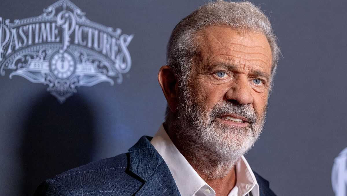 Funcionaria asegura haber sido despedida tras oponerse a que Mel Gibson recupere su derecho de poseer armas